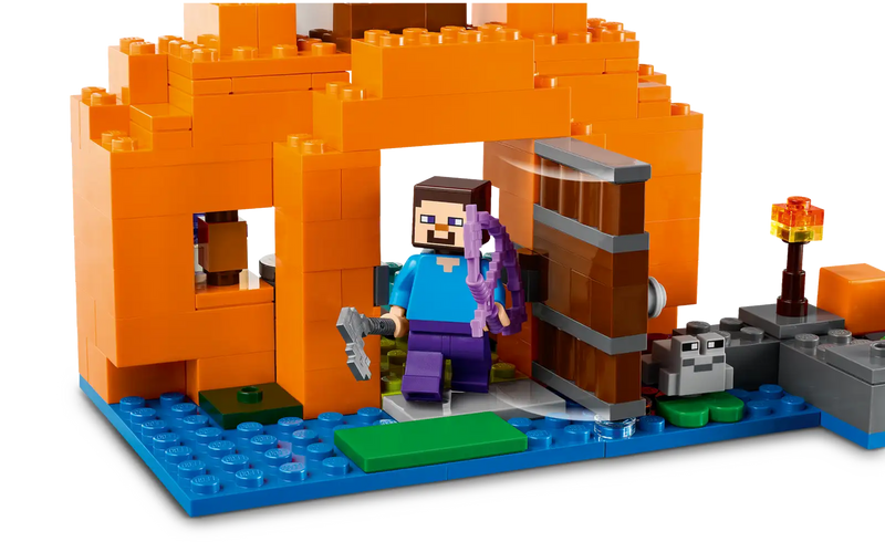 LEGO® Minecraft The Pumpkin Farm (21248)