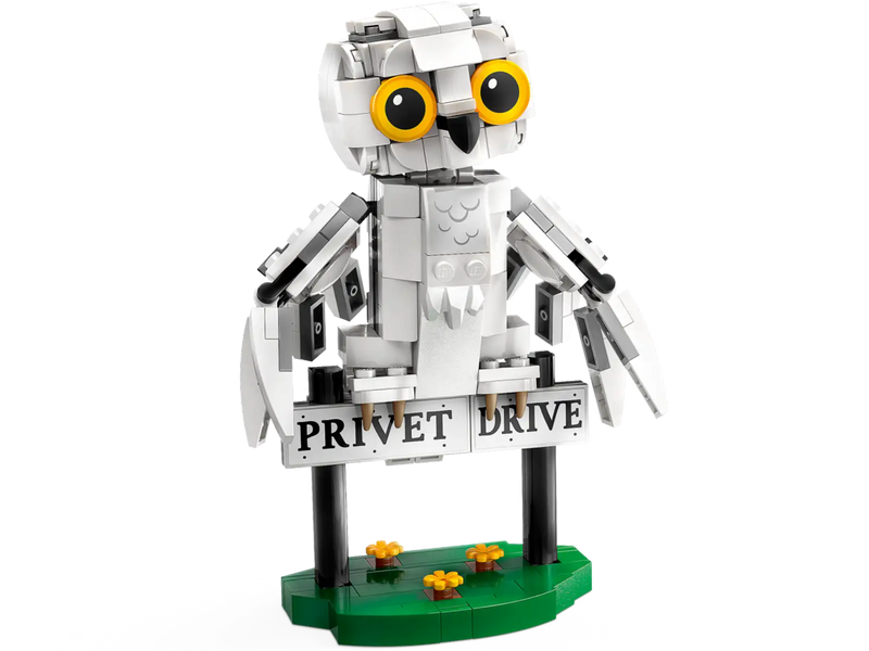 LEGO® Harry Potter™ Hedwig™ at 4 Privet Drive (76425)