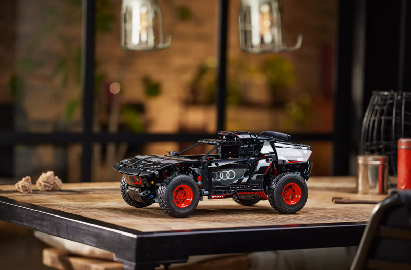 LEGO® 42160 Technic™ Audi RS Q e-tron