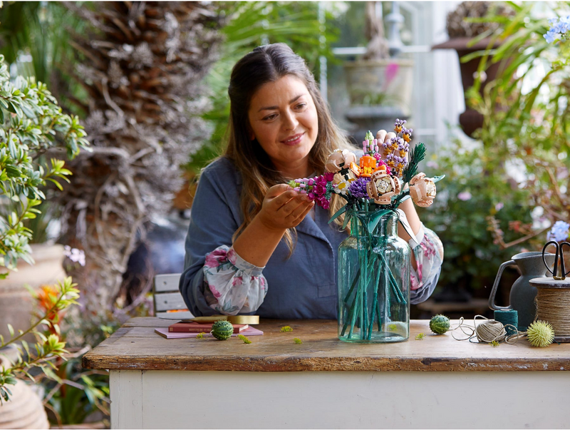 Lego creator expert flower bouquet 10280 stores 2025