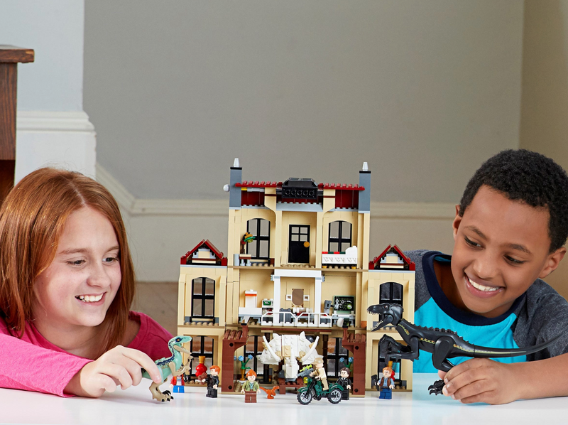 LEGO Jurassic World 75930 Indoraptor Rampage at Lockwood Estate