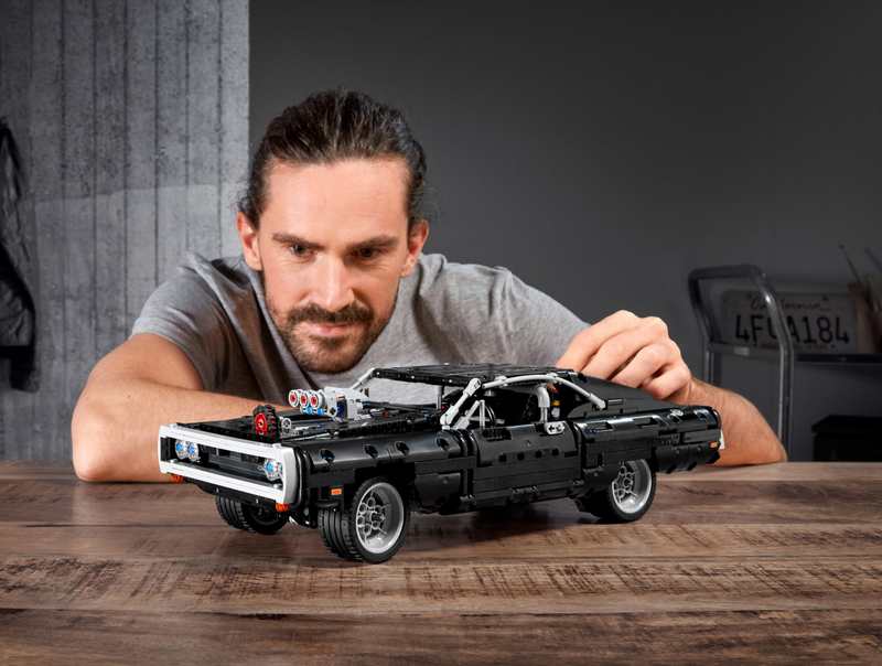 LEGO® 42111 Technic™ Dom’s Dodge Charger