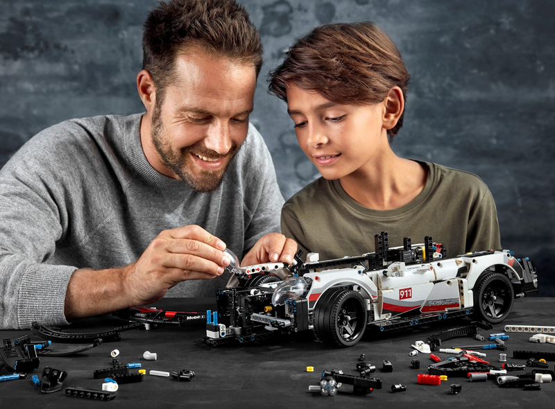 Lego technic porsche 2024 911 gt3 rsr